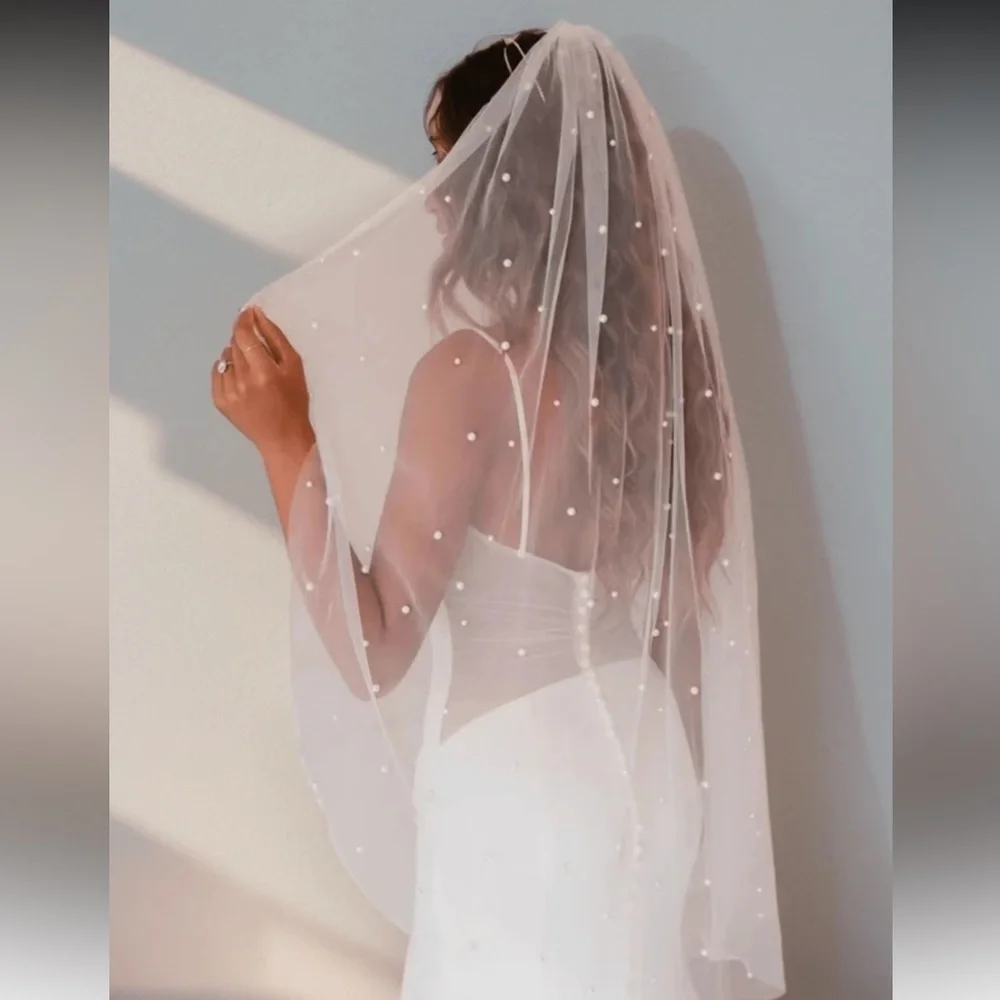 Elegant Faux Pearl-Embellished White Veil, Pearl Wedding Veil, Hip Length Veil